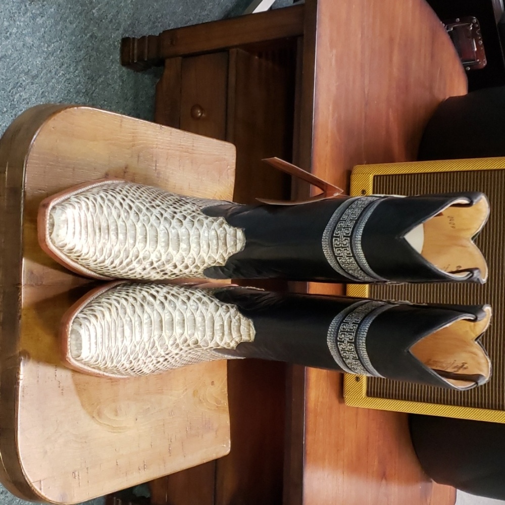Mens boots